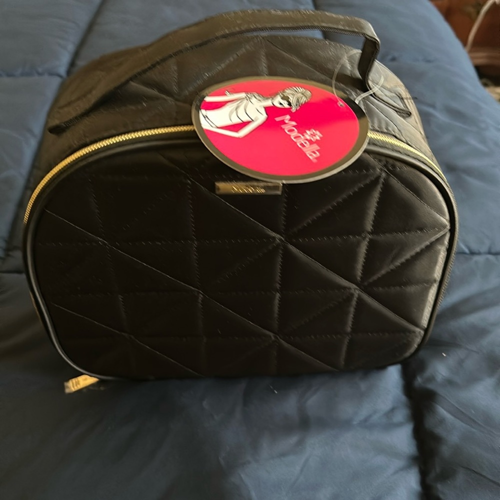 Modella cosmetic/makeup travel case